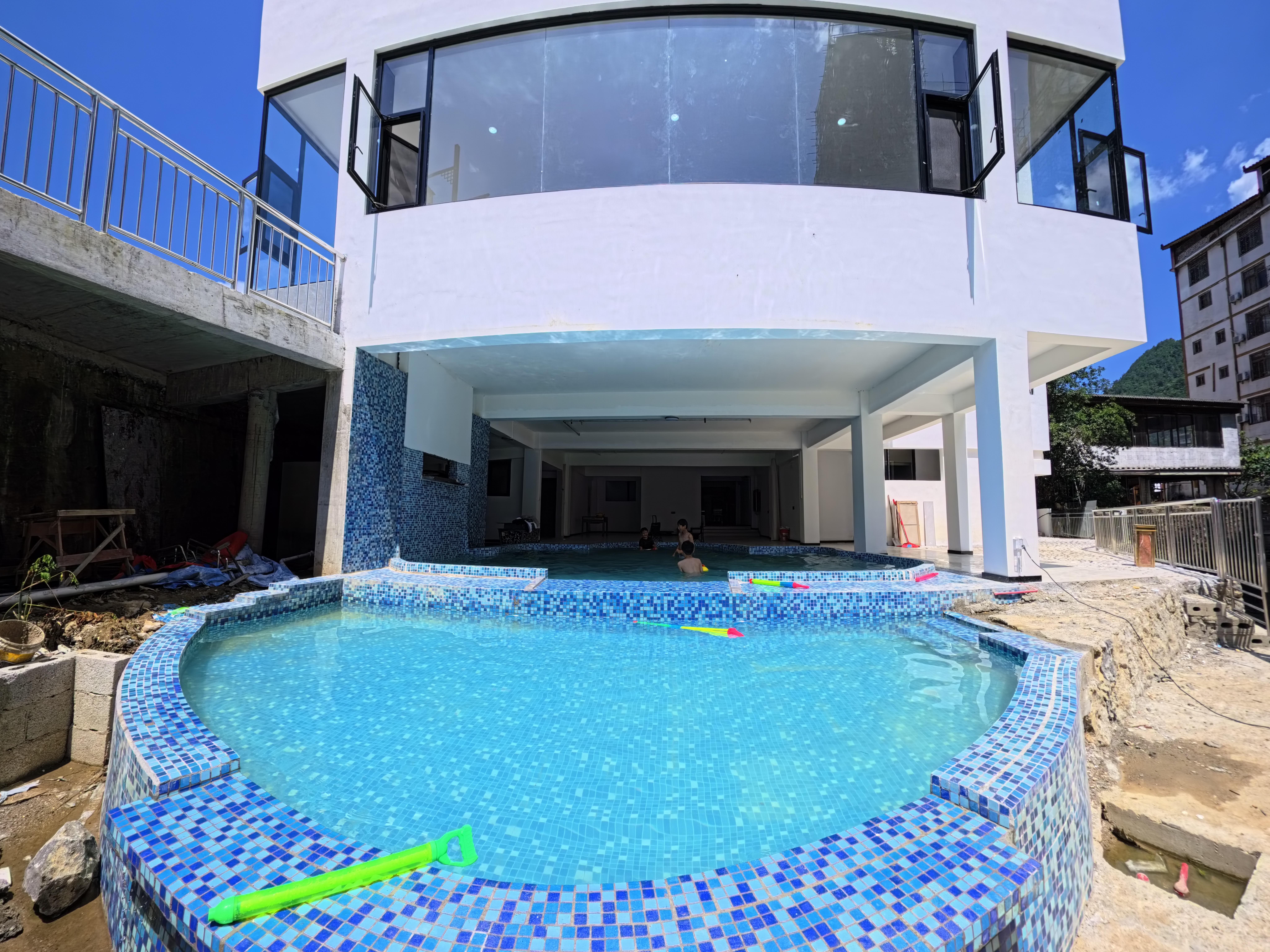 室外游泳池-1.jpg